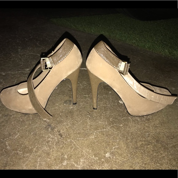 Suede heels - Picture 3 of 5